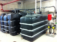 Kompakte Anlagentechnik: im Technikraum des EAD recycelt ein GEP-Wassermanager täglich bis zu 6.000 Litern Grauwasser.